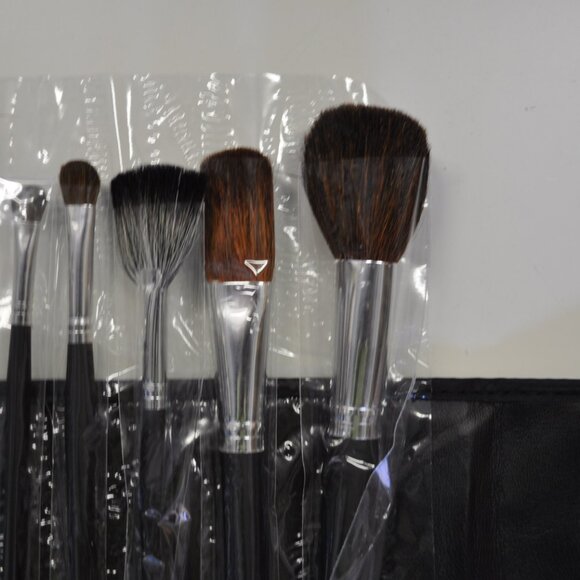 PROFESSIONAL MAKEUP BRUSHES - Picture 7 of 9